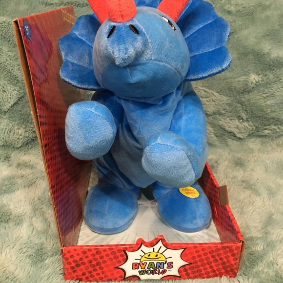 Ryan’s World Roaring Dinosaur - Picture 2 of 3